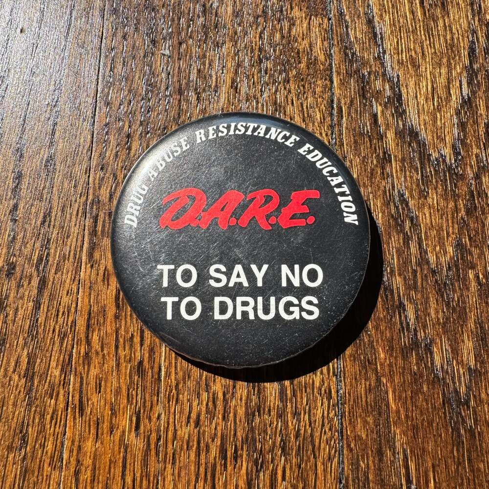 VINTAGE 1990s D.A.R.E. To Say No To Drugs 2.25” BUTTON PINBACK